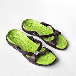 Crocs Chocolate Brown Cross Strap Sandals Lime Green Footbed Comfort Size 7